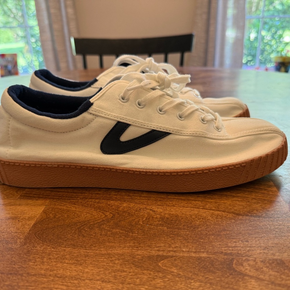 Men’s Tretorn Nylite White Canvas Sneakers with Gum Sole Sz 11.5